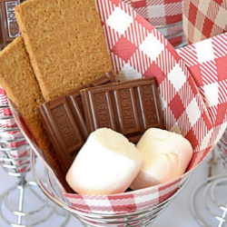 13 Easy Tips for a Star-Spangled Fourth of July Party - s'more