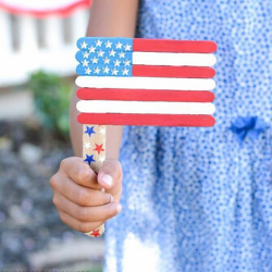 13 Easy Tips for a Star-Spangled Fourth of July Party - craft